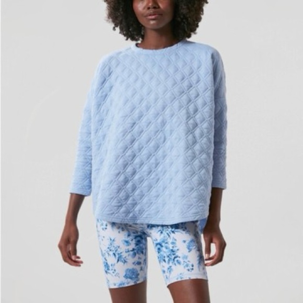 Tuckernuck Sport Hydrangea Blue crew neck